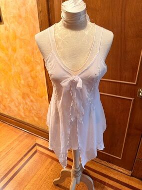 Vintage Delicate White Tie-Front Sleeveless nightwear with G-string
